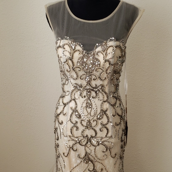 👀Champagne & Gray Bead Trumpet Gown - Picture 2 of 8